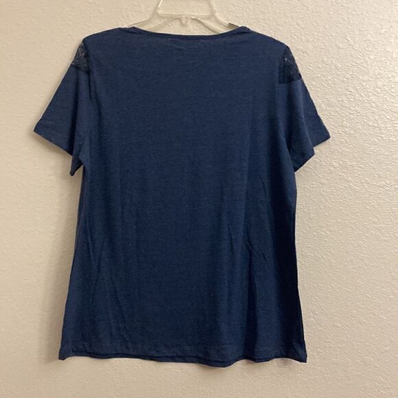 amaryllis navy top a lace front of the lace at the the top!! - Picture 3 of 5